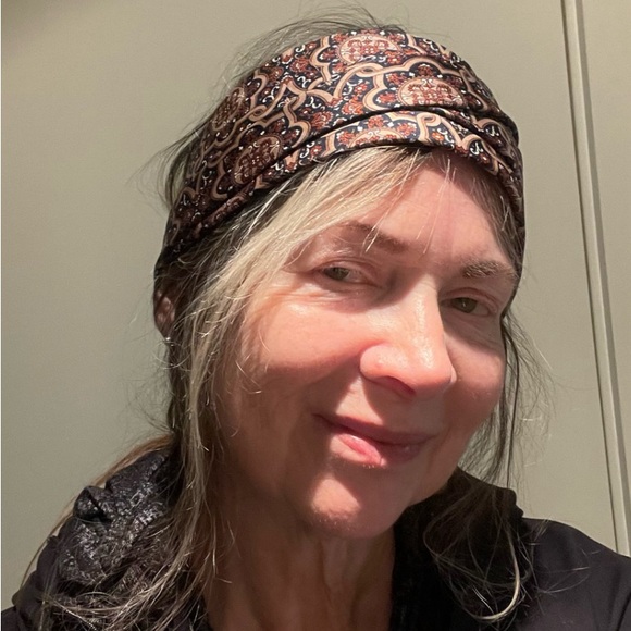 100% Imported Silk Tie by Oscar De La Renta - Picture 12 of 12